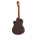 Guitarra clásica Ramírez Modelo CW-C con cutaway y tapa de cedro - Image 3